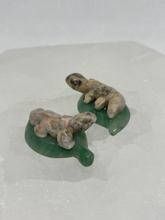 Crazy Lace Agate Lizard on Leaf Mini