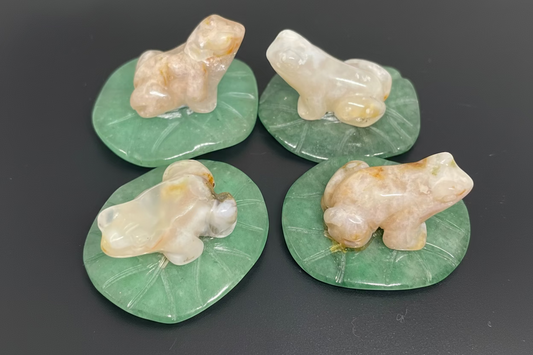 Mini Flower Agate Frog on Lily pad